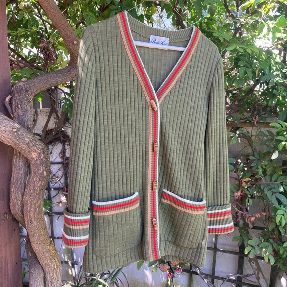VINTAGE cardigan w/ wooden buttons - Picture 5 of 5